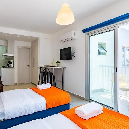 Tangerine With Pool In Appartement Agia Napa
