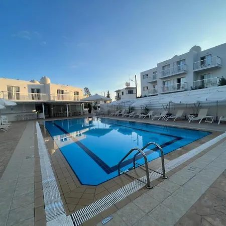 Tangerine With Pool In * Ayia Napa